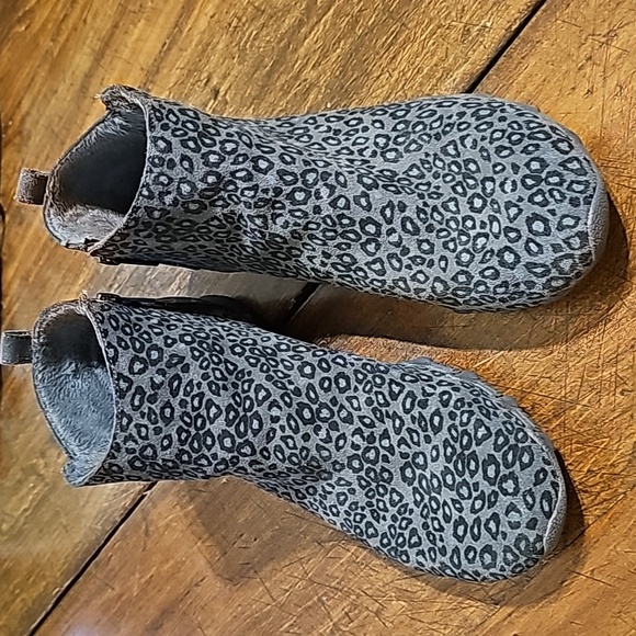 Skechers Leopard Print Leather Ankle Boots - Picture 5 of 12